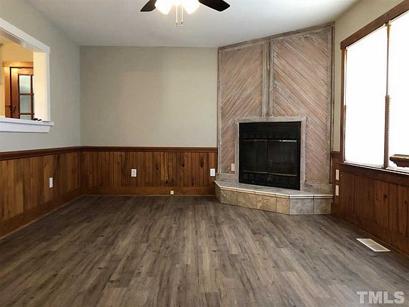 4th image of 78 Carmil Dr