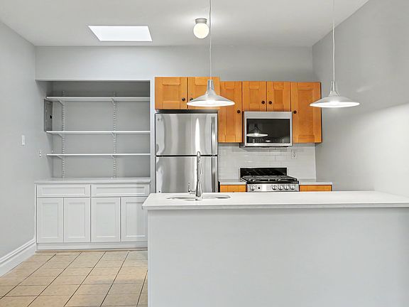 3rd image of 490 Decatur St #2