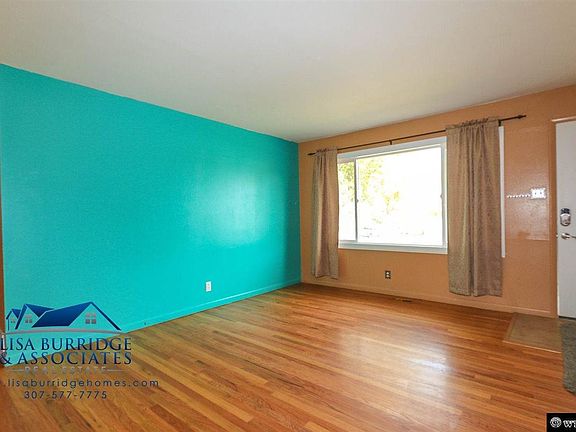 2nd image of 2960 Knollwood Dr
