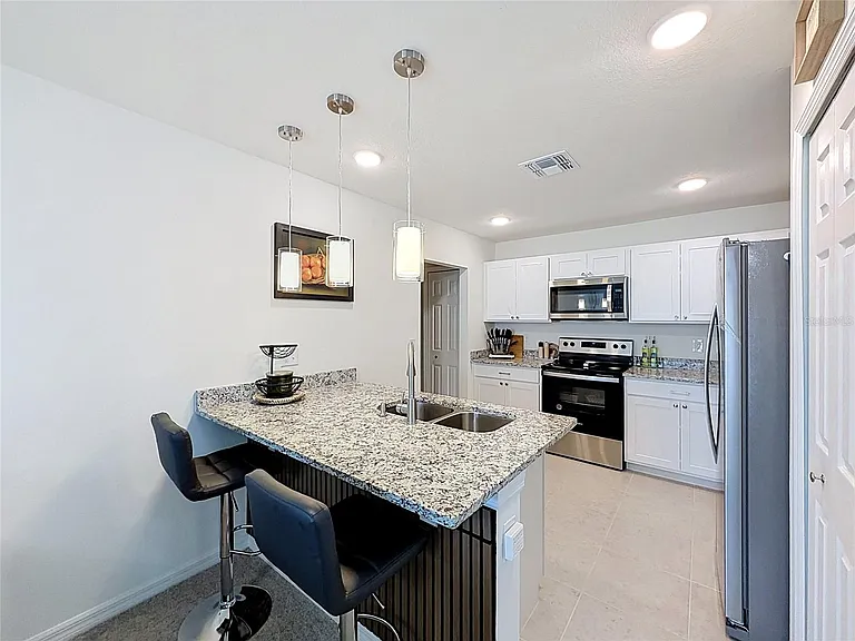 339 Towns Cir — Photo 11