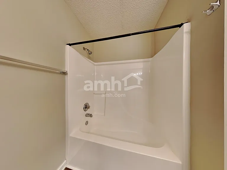 104 Reading Ct — Photo 16