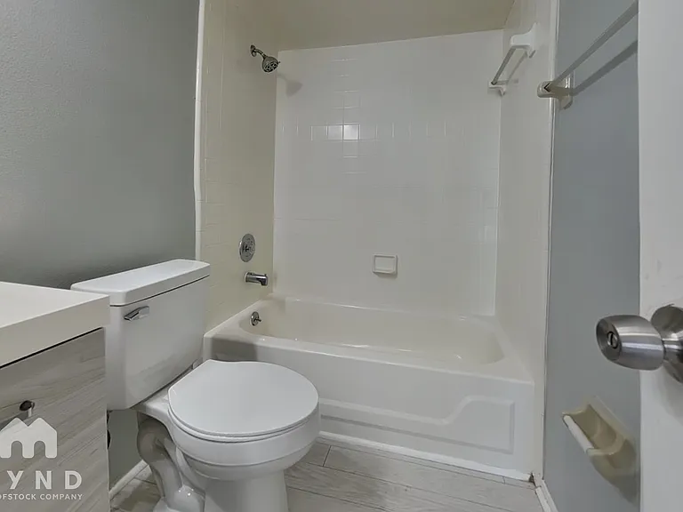 107 Northlake Dr — Photo 14