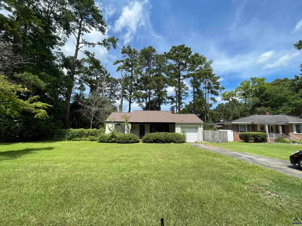 110 W Peter St, Cochran, GA 31014