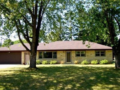 W150N7147 Country Ln, Menomonee Falls, WI, 53051