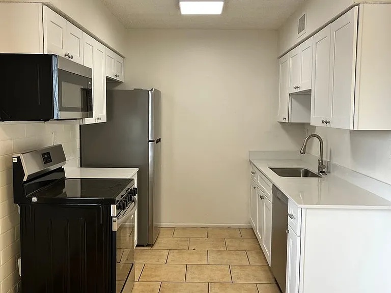 Catalina View Apartments — Photo 56