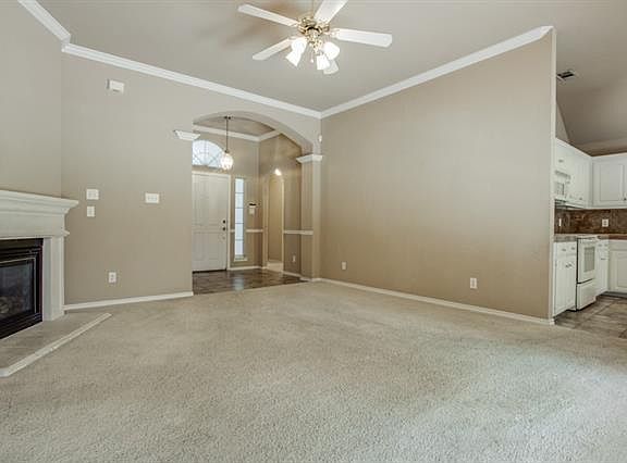 5th image of 925 Churchhill Dr