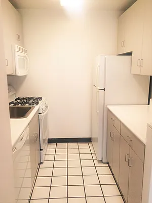 Rented by Nest Seekers International | media 5