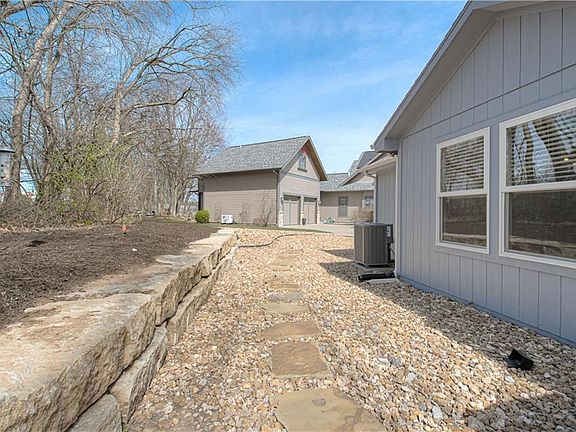 4th image of 225 Terrace