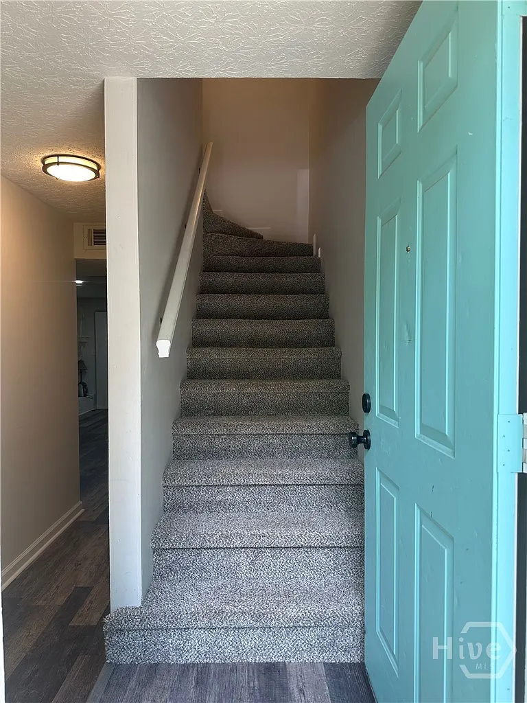 2 bed, 2.0 bath, 1188 sqft, $1,950 — Photo 2