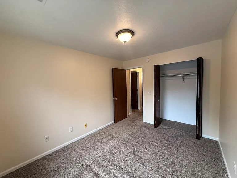725 Keenway Cir #C — Photo 8