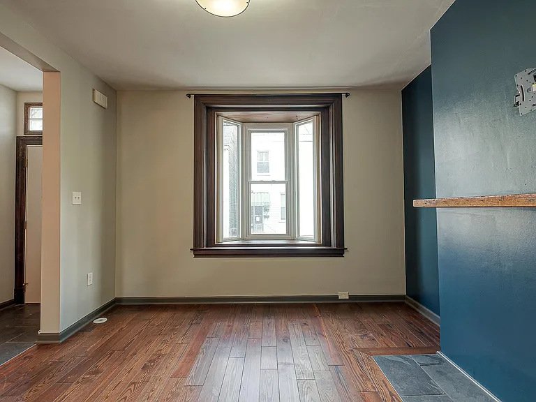 242 Edmond St — Photo 4