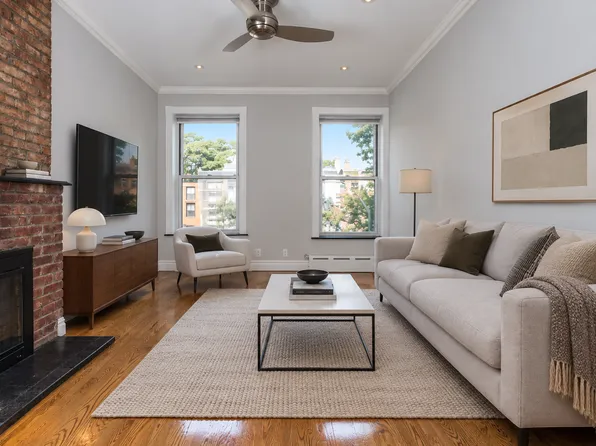 560 Hudson Street image 1 of 7