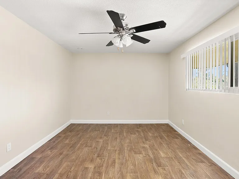 Waldorf Apartments- Riverside, CA — Photo 38