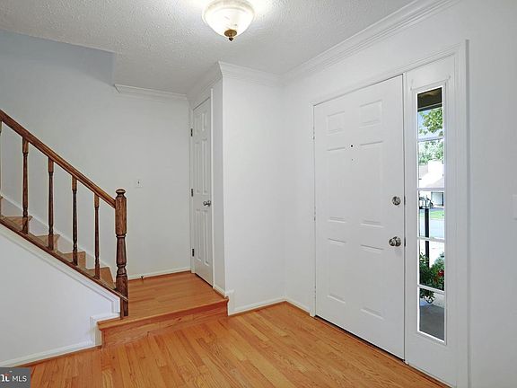 5th image of 2002 Jonathan Dr