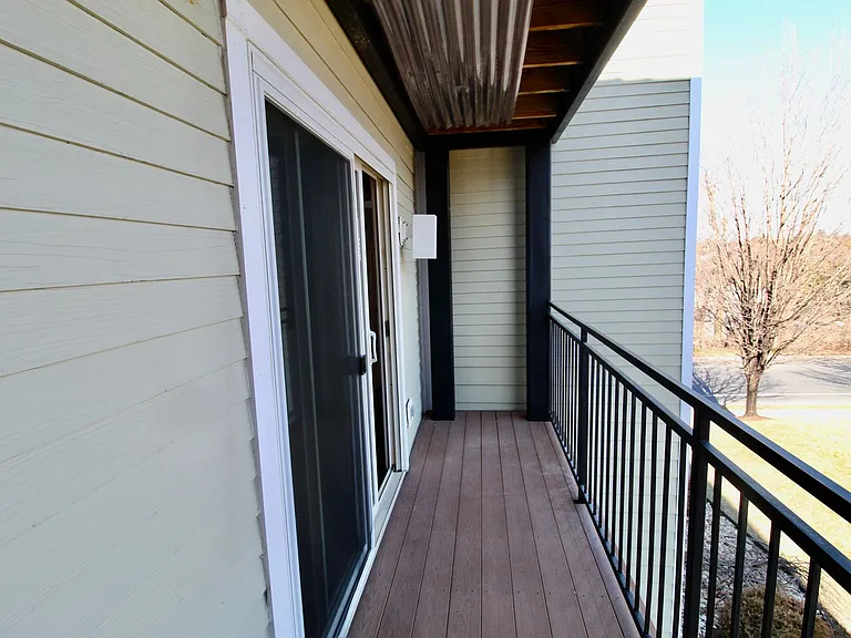 1340F Hunters Rd — Photo 40