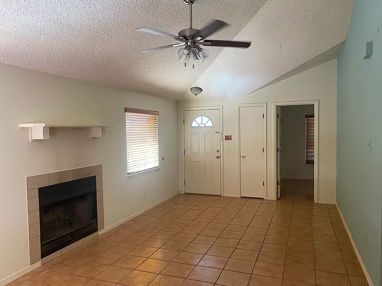 1908 Christine Ct — Photo 18