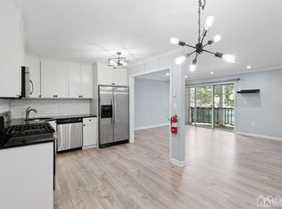 8 Sheffield Ct, North Brunswick, NJ