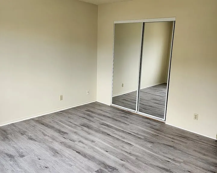 Villa Pacifica Apartments — Photo 12
