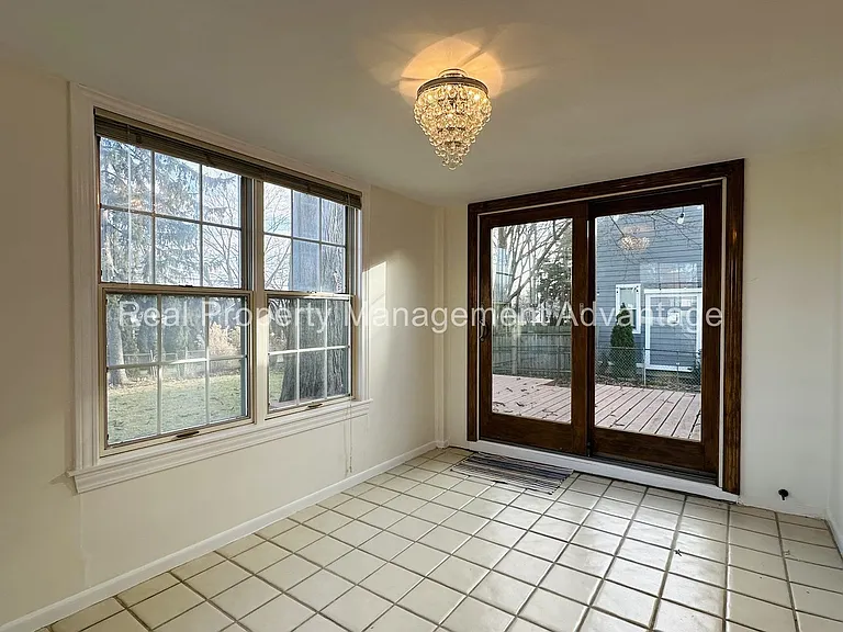 3912 Hillside Dr — Photo 9
