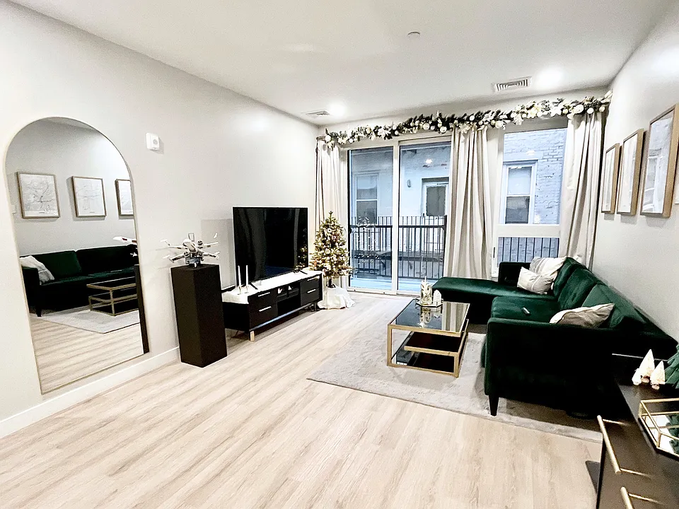 157 Chestnut St #203