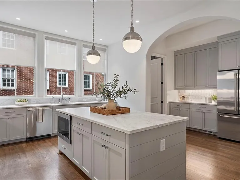 2711 Southwell St NE — Photo 11