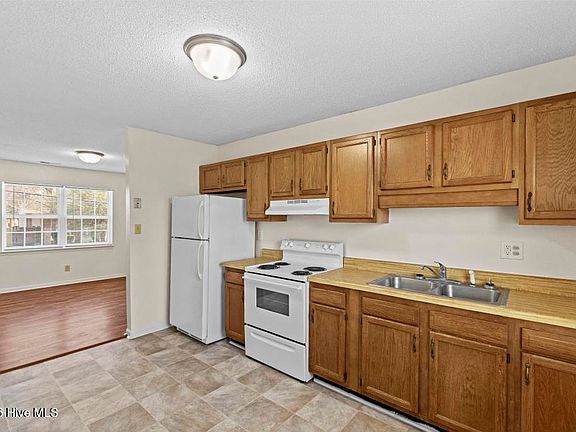 3rd image of 2318 Indian Dr APT B5