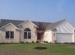 7037 Saddleback Rd, Maumee, OH 43537