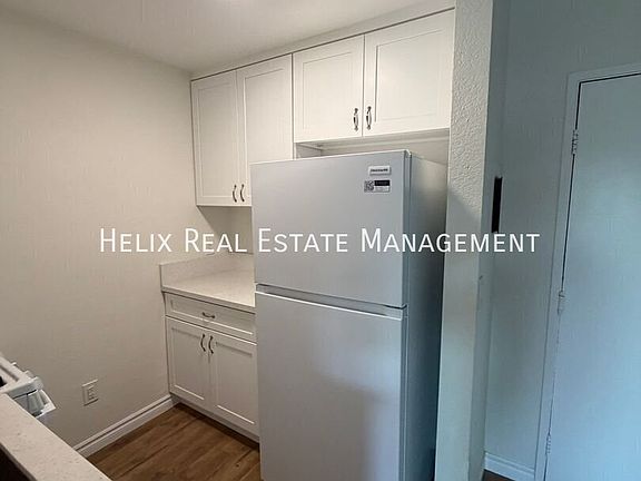 3rd image of 839 N Summit Ave APT 3
