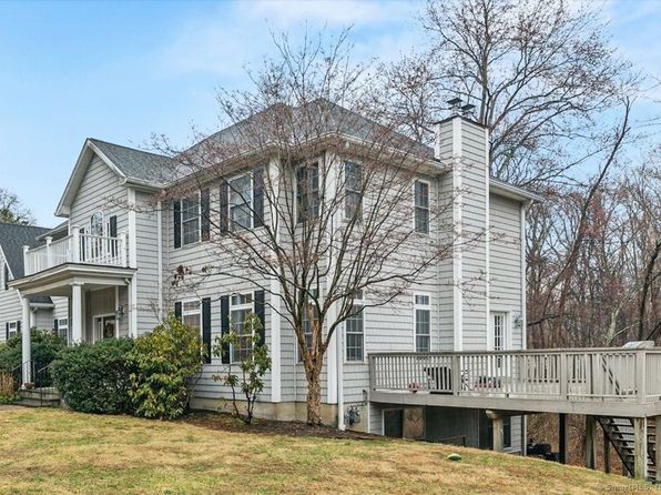 1071 Stillwater Rd, Stamford, CT 06902