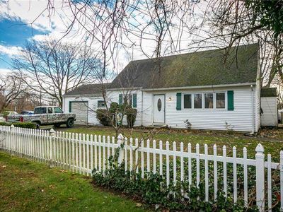 94 Winchester Dr, Lindenhurst, NY, 11757
