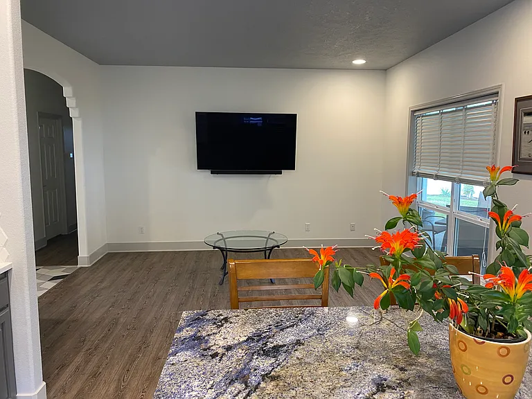 6616 Parkshadow Ct NE — Photo 8