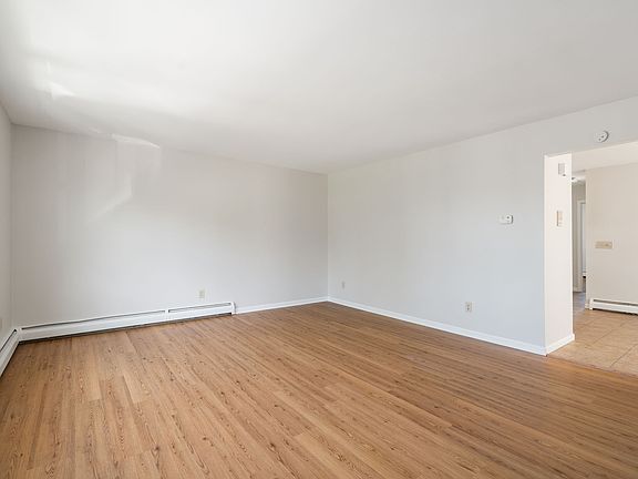 5th image of 55 Miller Ave APT 2