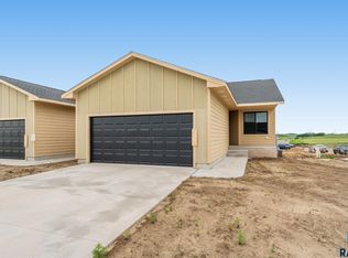 1909 N Tina Dr, Sioux Falls, SD 57110