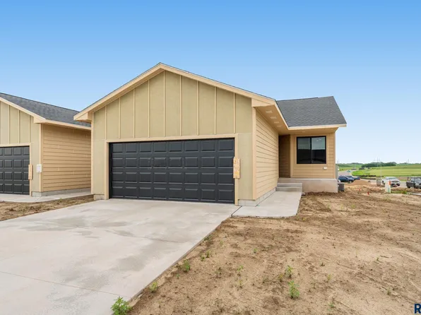 1909 N Tina Dr, Sioux Falls, SD 57110