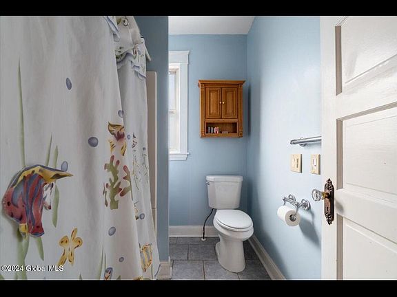 2nd image of 117 N Pine Ave #1