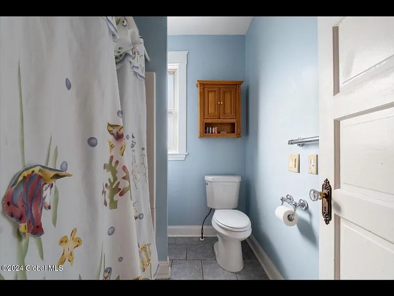 117 N Pine Ave #1 — Photo 2