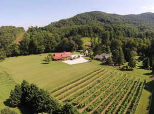 550 Black Branch Rd, Rabun Gap, GA 30568