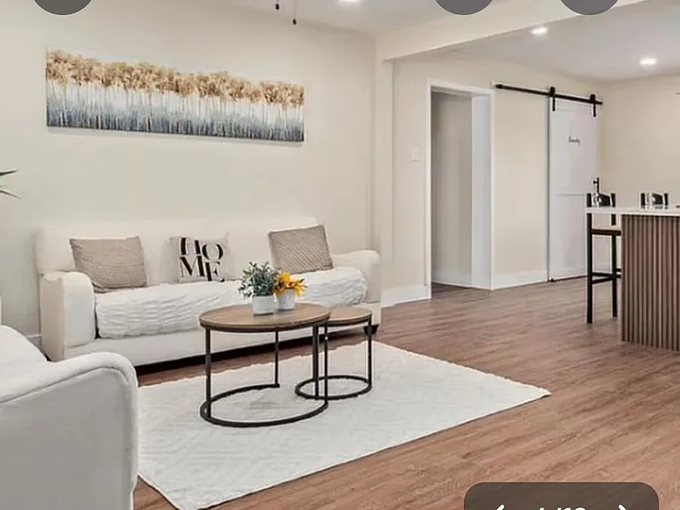2211 W Mitchell Dr — Photo 2