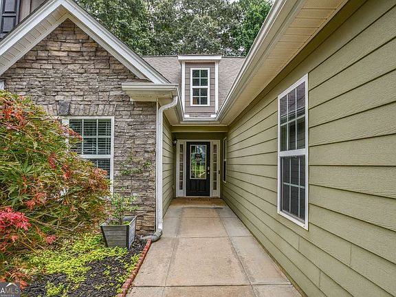 3rd image of 192 Ashebrooke Way