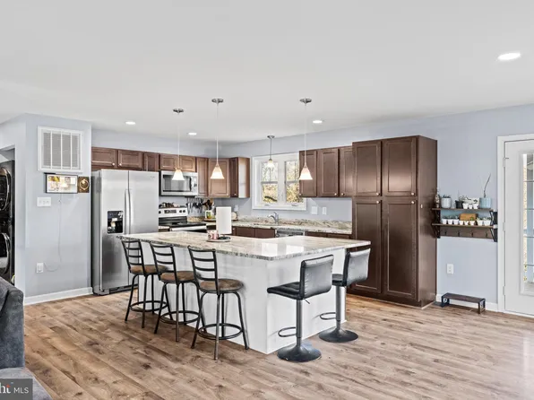 266 Riverside Dr, Front Royal, VA 22630