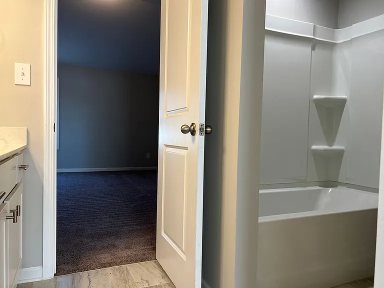 401 Tivoli Way — Photo 31