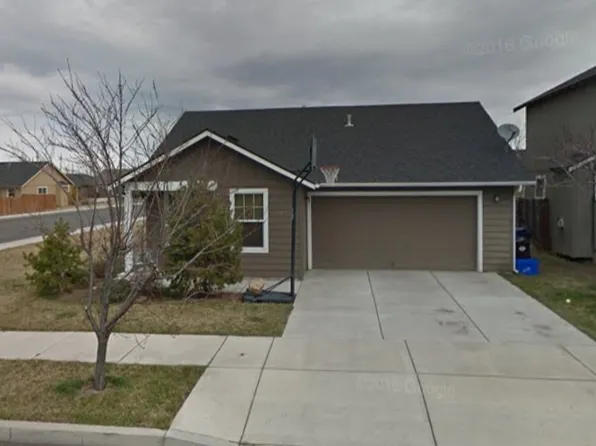 3243 SW Juniper Ave, Redmond, OR 97756