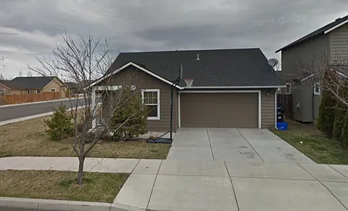 3243 SW Juniper Ave Photo 1