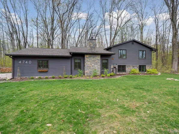 4740 Peterson Rd, Osseo, MI 49266