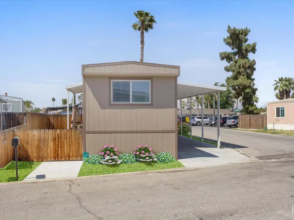 35 Cedarwood Ln, Bakersfield, CA 93308