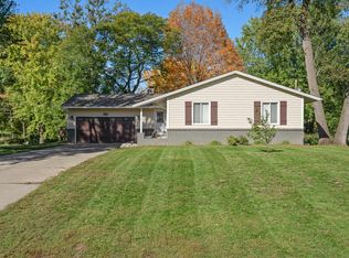 5916 W 104th St, Bloomington, MN 55438