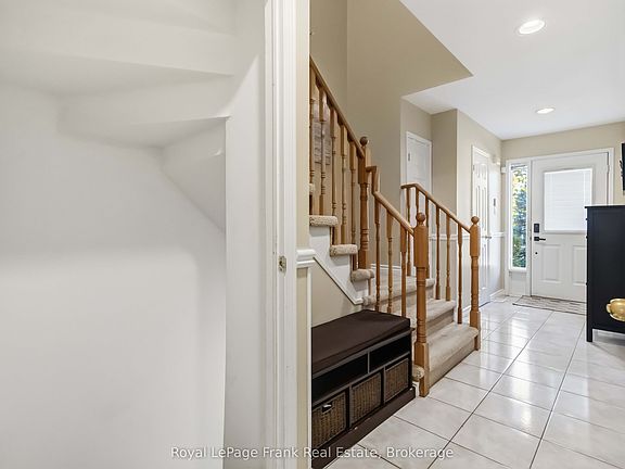 5th image of 1385 Lakeshore Rd W #27