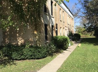 153 Railroad St APT 3, Gilberts, IL 60136