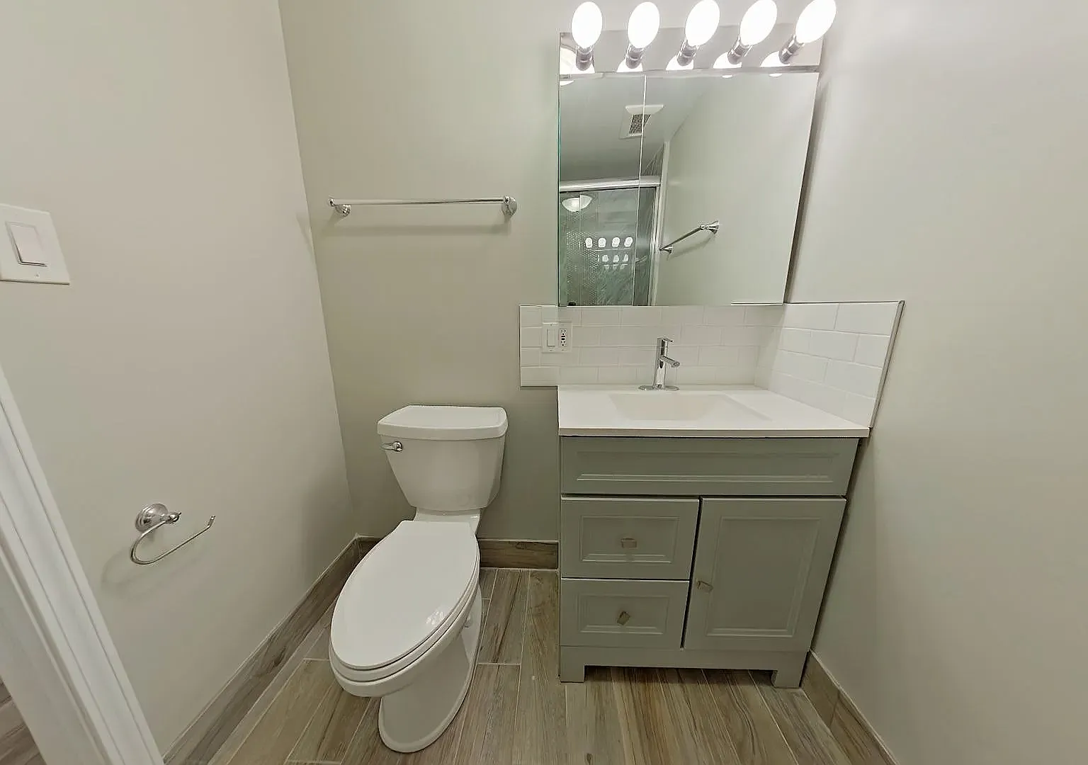 2 bed, 1200 sqft, $2,100 — Photo 4