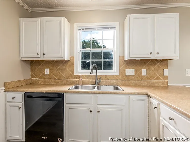 300 Pageant Ct — Photo 9